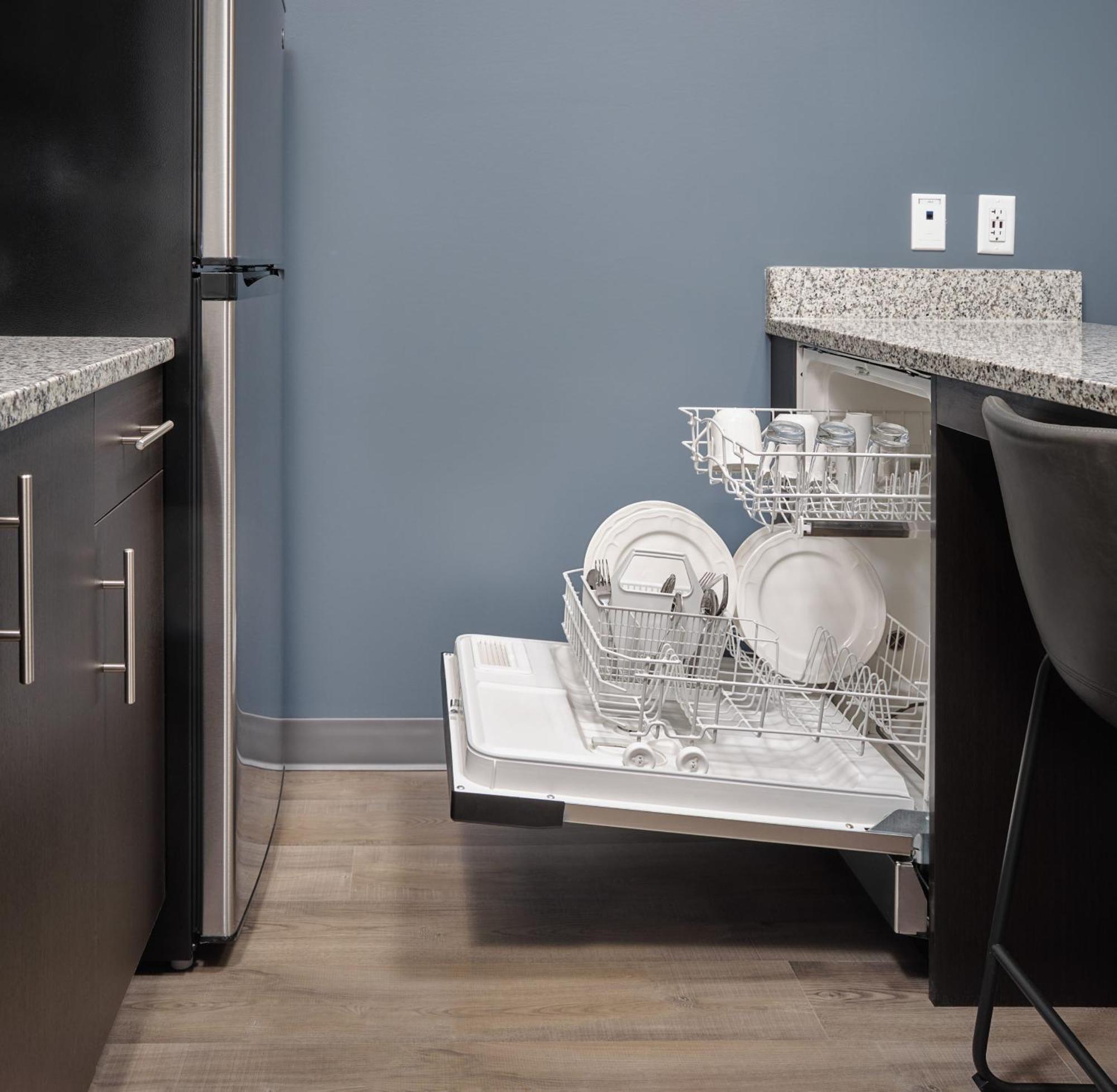 Stayapt Suites Greenville-Haywood Mall Экстерьер фото